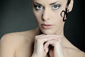 Frauen-Akt mit Tattoo