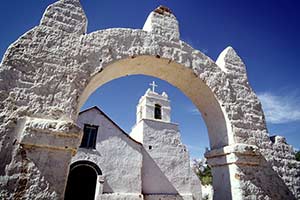 kleine, weiße Kirche