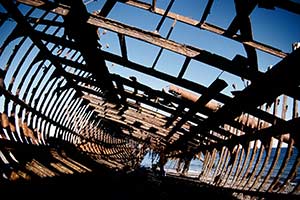 Gerippe eines Schiffswracks