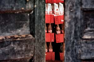 leere Coco-Cola-Flaschen