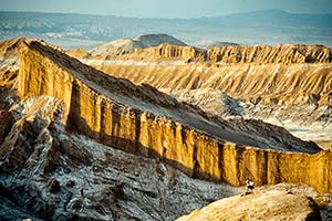 Mondtal bei Sonnenuntergang